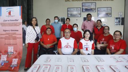 Miembros de la Asociación Hondureña de Hemofilia durante una campaña para crear conciencia sobre esta enfermedad.