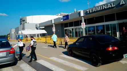 Terminal. El aumento de la frecuencia de vuelos incrementará la cantidad de viajeros en el aeropuerto Villeda Morales de San Pedro Sula. FOtos: Amílcar IZaguirre.