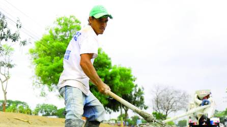 Las labores de pavimentación en la carretera a occidente van muy avanzadas.