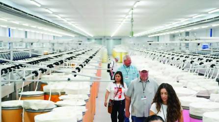 El grupo integrado por representantes de reconocidas empresas visitaron las instalaciones de SIERRA Textile Raw Materials, incluyendo las plantas en Cofradía Honduras Spinning Mills y Northern Spinning.