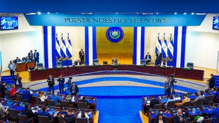 La Asamblea de El Salvador durante la sesión de este lunes.
