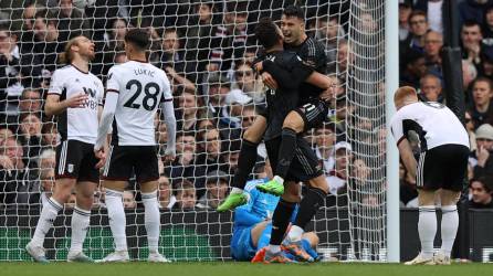 Arsenal resiste la presión y golea al Fulham en la Premier League