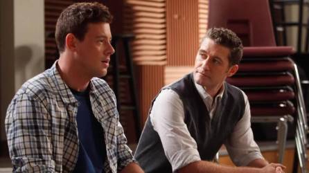 Cory Monteith y Mathew Morrison en una escena de la serie “Glee”.