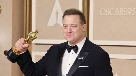 Brendan Fraser, ganador del premio al Mejor Actor en un Papel Protagónico por ‘La Ballena’, posa en la sala de prensa durante la 95 Entrega Anual de los Premios de la Academia en Ovation Hollywood el 12 de marzo de 2023 en Hollywood, California.