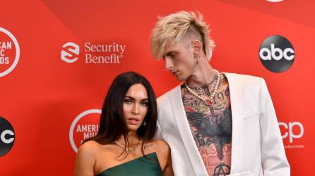 Megan Fox y Machine Gun Kelly en los premios American Music Awards.