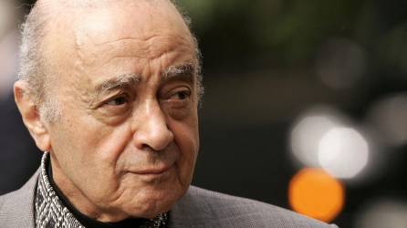 El magnate Mohamed Al-Fayed, un controvertido multimillonario y padre de Dodi, que murió con la princesa Diana en 1997, falleció a los 94 años, dijo su familia en un comunicado.