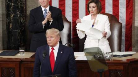 La presidenta de la Cámara Baja de EEUU, la demócrata Nancy Pelosi, se convirtió en una de las protagonistas del Estado de la Unión tras romper el martes su copia del discurso que acababa de pronunciar el presidente Donald Trump.