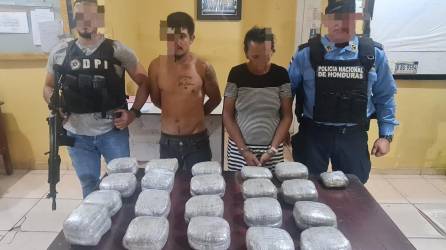 Según el informe policial, el decomiso asciende a 21 paquetes de marihuana.