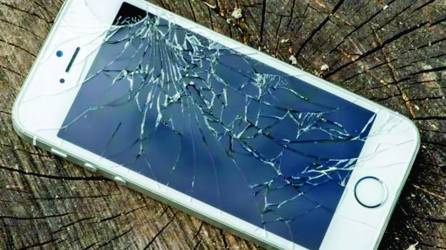 Uno de cada tres consumidores europeos ha roto las pantallas de su teléfono inteligente en los últimos tres años, según la investigación de la firma especializada CCS Insight.
