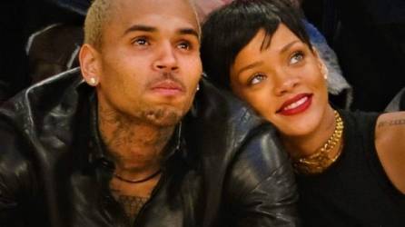 Chris Brown y Rihanna vivieron una relación tormentosa, con varias rupturas y reconciliaciones.