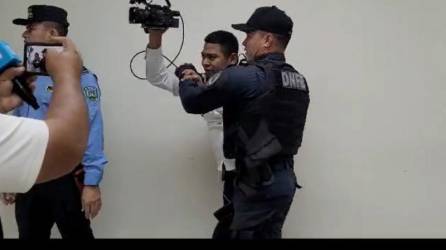 La agresión en contra de periodistas quedó registrado en video.