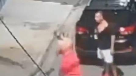 Video: Militar golpea a su esposa y le dispara tres veces