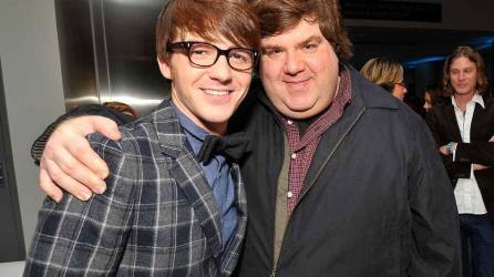 Dan Schneider, el productor caído en desgracia de la era dorada de Nickelodeon, fue acusado por primera vez de mala conducta en 2018, cuando Hollywood estaba teniendo en cuenta el abuso generado en la industria en medio del movimiento Me Too En esta foto de archivo posa con Drake Bell.