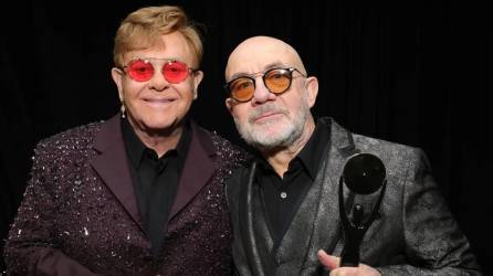 El cantante británico y su letrista recibieron en una gala en Washington el premio Gershwin de Música Popular, que desde 2007 ha distinguido a otras leyendas de la música como Stevie Wonder, Paul McCartney y Tony Bennett.