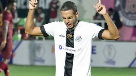 Eddie Hernández hizo el segundo gol en la victoria de su equipo. El marcador final fue 2-1 sobre <b>Sreenidi Deccan.</b>