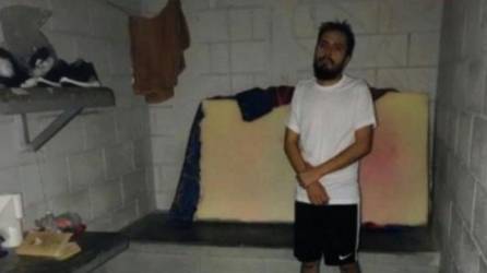 Una de las imágenes que publicó el periodista estadounidense Jeff Ernest en sus redes sociales en las que se ve al exnarcotraficante hondureño Magdaleno Meza al interior de la cárcel de máxima seguridad de Ilama, Santa Bárbara, conocida como “El Pozo”.