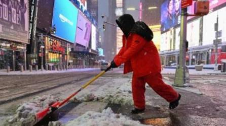 Gigantesca tormenta invernal afecta Nueva York