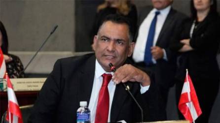 Fotografía muestra al diputado Mario Segura, del Partido Liberal, durante una sesión en el Congreso Nacional de Honduras.