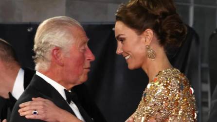 El rey Carlos III junto a su “adorada nuera”, la princesa Kate Middleton.