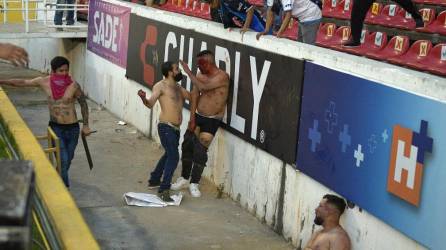 Barristas del Querétaro y Atlas se fueron a los golpes en pleno partido el pasado sábado.