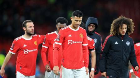 CR7 y el resto de jugadores del Manchester United salieron decepcionados tras la ridícula eliminación.