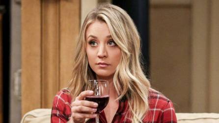 A Kaley Cuoco casi le amputan una pierna tras un accidente de equitación.