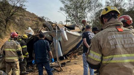 Al menos siete personas murieron y otras 27 fueron trasladadas a hospitales en Brasil tras fatal accidente que sufrieron aficionados del Corinthians.