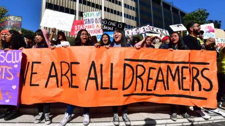 Los dreamers temen que sus permisos de trabajo peligren bajo una nueva administración de Trump.