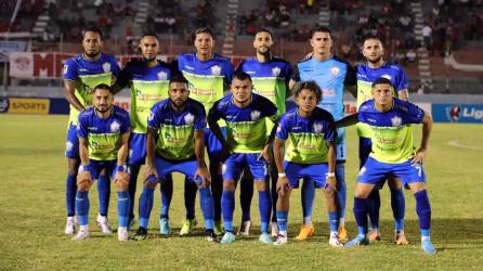 Jugador de los Potros del Olancho FC se gradúa de abogado.