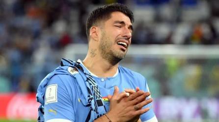 El delantero uruguayo del Gremio de Porto Alegre, Luis Suárez, podría retirarse del fútbol por una lesión en su rodilla derecha.