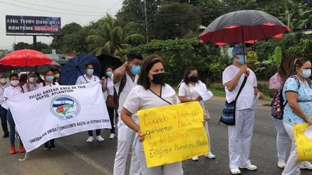 Personal de enfermería se volcó a las calles a manifestarse ante el incumplimiento de sus peticiones.