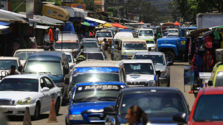 Los gobierno deben implementar políticas para controlar el ruido y la contaminación auditiva.