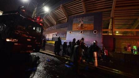 Cuatro aficionados perdieron la vida de forma violenta durante el clásico Olimpia-Motagua.