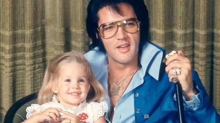 La cantante <b>Lisa</b> Marie <b>Presley</b>, hija de Elvis, muere a los 54 años.