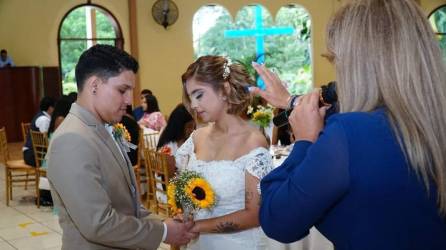 Los esposos Sandoval Paz se casaron en 2017 y fruto de ese amor nació Mía Elizabeth.