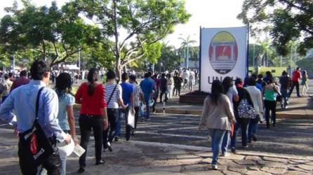 Admisiones en la Universidad Nacional Autónoma de Honduras. Fotografía: Cortesía.