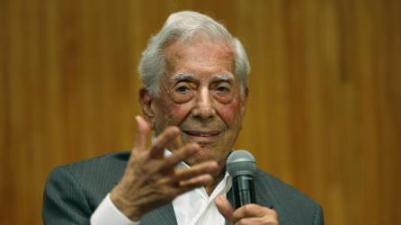 Mario Vargas Llosa ganó el nobel de literatura en 2010.