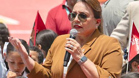 La presidenta de Honduras, Xiomara Castro, en un evento educativo.