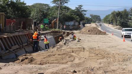 Los pobladores del sector conocido como Jucutuma están contentos porque al fin ven avances en la construcción del puente en el tramo SPS-Jucutuma.