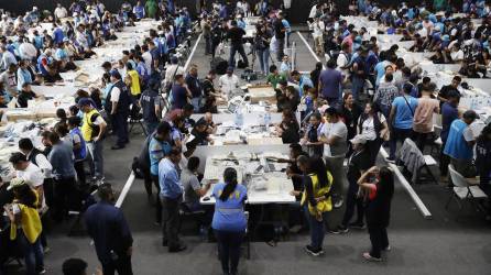 Miembros de mesas electorales trabajaron dos semanas en el escrutinio final de elecciones para diputados.