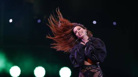 Tras un show de 55 minutos, Anitta sencillamente conquistó a la Quinta Vergara y a los televidentes que se quedaron hasta pasadas las 2 de la madrugada viendo su espectacular show, con luces, “perreo” y sus sensuales movimientos que la caracterizan.