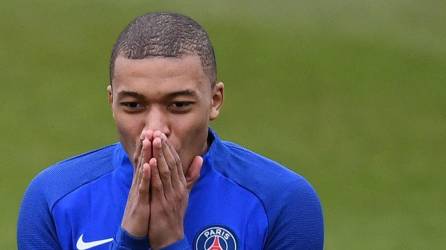 Kylian Mbappé y su futuro sigue generando noticias en las últimas horas. Ahora se ha conocido el pacto que hizo el futbolista con el París Saint Germain de Francia.