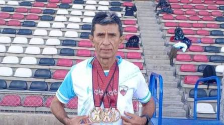 Leonel Flores obtuvo dos medallas de oro y dos de bronce en evento realizado en México.