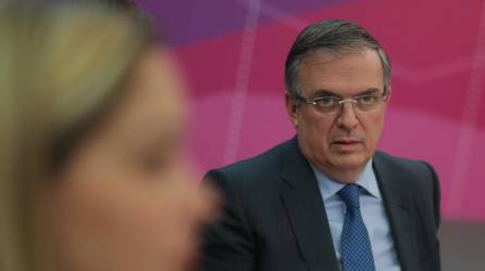 Marcelo Ebrard renunció a su cargo como canciller de México para lanzar su candidatura a la presidencia.