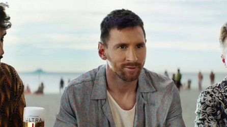 Este hito publicitario no solo resalta la versatilidad de Messi en el mundo del entretenimiento, sino que también subraya la relevancia de Michelob Ultra-Anheuser-Busch al asegurarse un espacio destacado durante el Super Bowl.