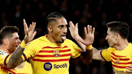 Raphinha celebrando el gol marcado en el PSG vs Barcelona.