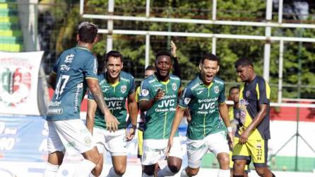 Damin Ramírez celebrando su gol contra el Génesis.