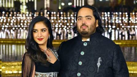 La preboda de Anant Ambani, hijo menor del magnate indio Mukesh Ambani, dueño del gigante empresarial Reliance y figura entre los 10 hombres más ricos del mundo, ha dejado al mundo boquiabierto con un derroche de lujo y opulencia que tuvo lugar del 1 al 3 de marzo.