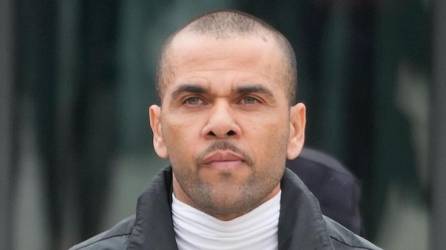 Dieron a conocer quién habría pagado la fianza de un millón de euros para que el futbolista brasileño Dani Alves quedara en libertad provisional tras pasar 14 meses en una cárcel de Barcelona por violar a una joven.