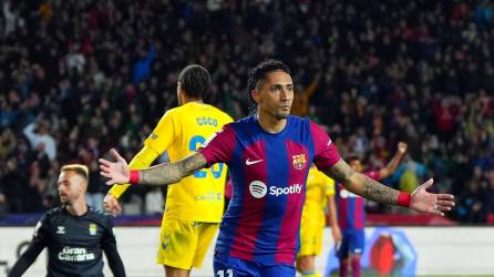 Raphinha celebrando su gol que puso a ganar al Barcelona contra Las Palmas.